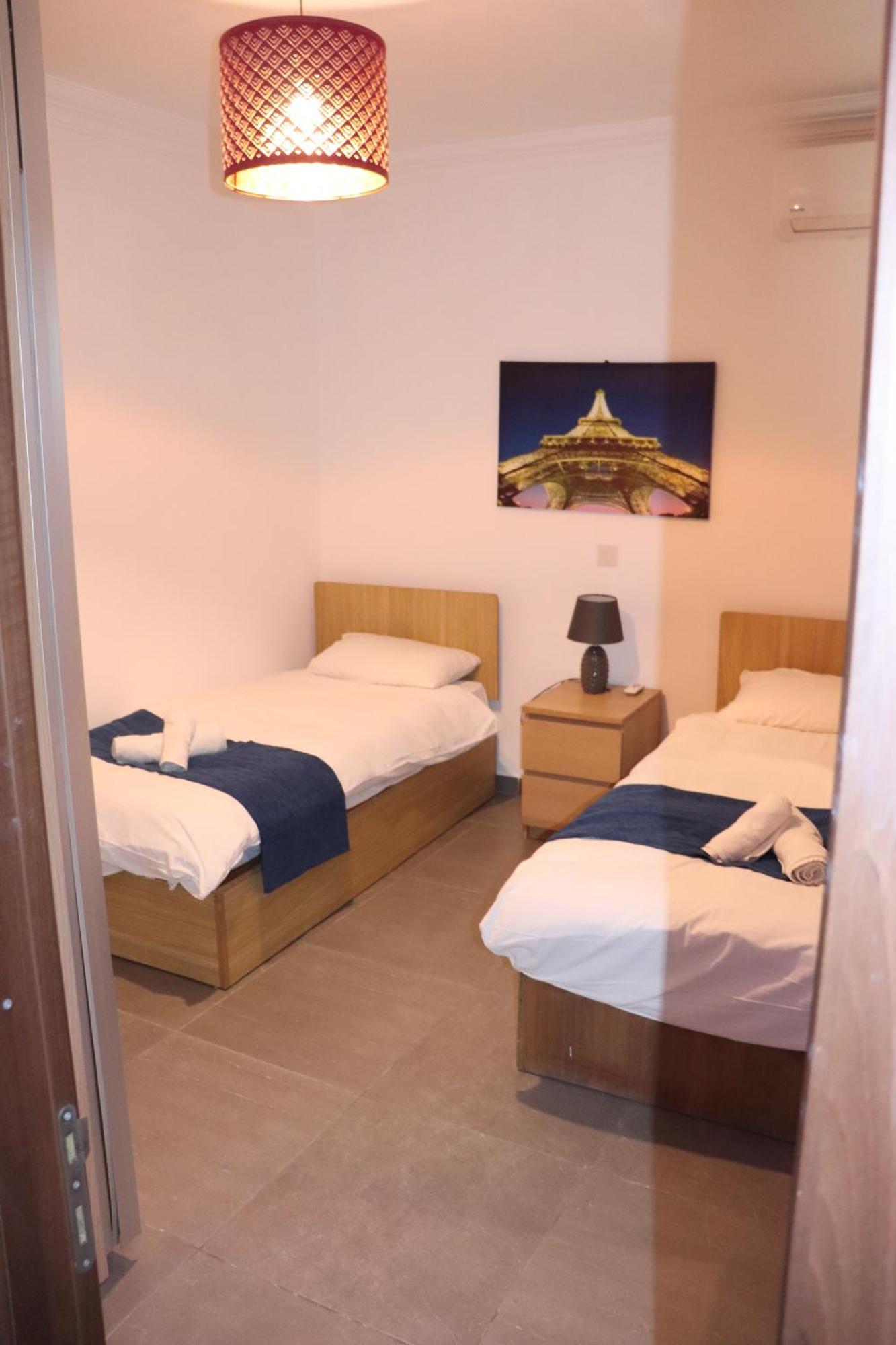 Apartament St Julians Sliema Penthouse 3 Minutes Walk From Seafront Zewnętrze zdjęcie
