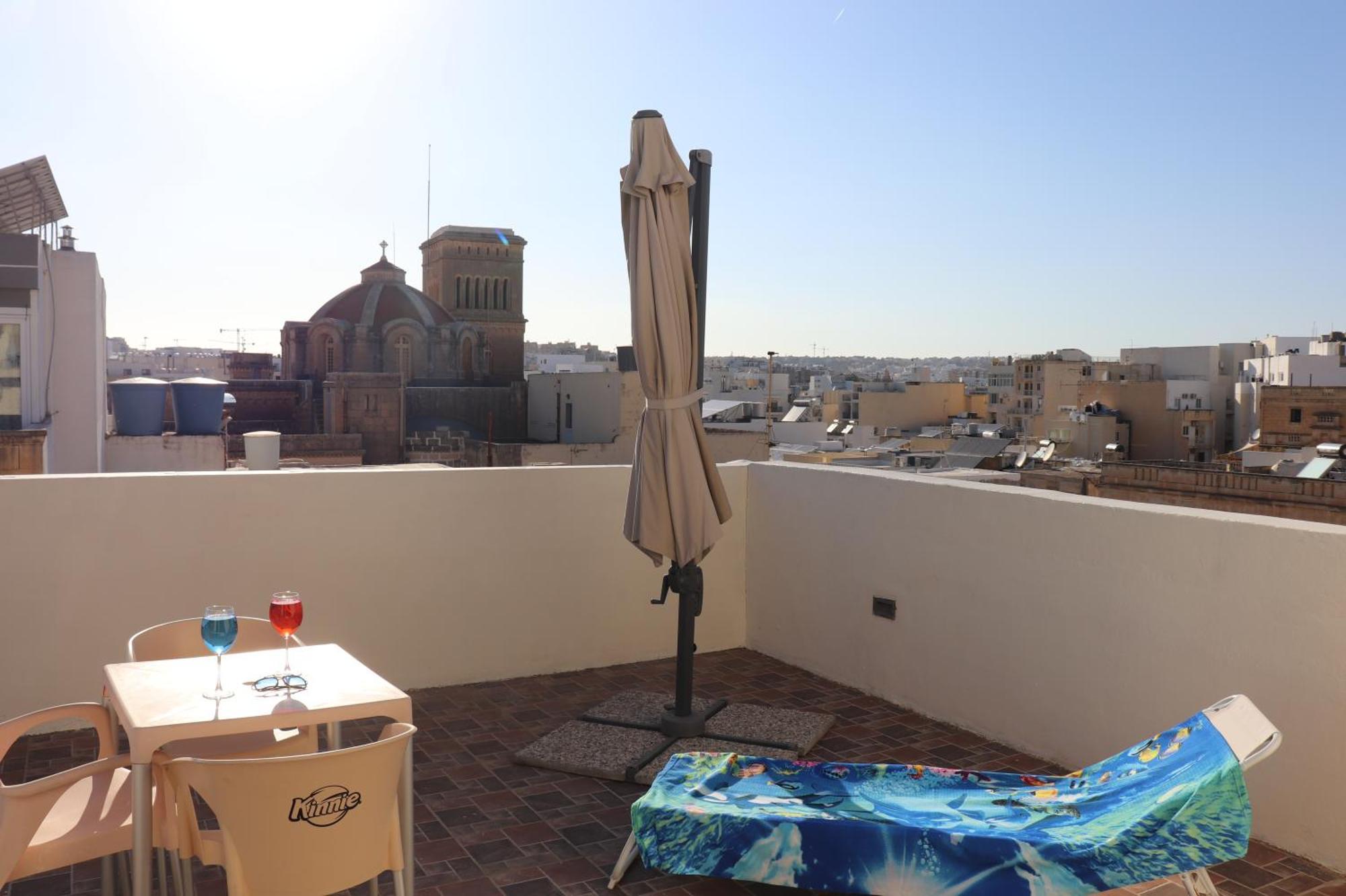 Apartament St Julians Sliema Penthouse 3 Minutes Walk From Seafront Zewnętrze zdjęcie